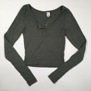 UO Long-Sleeve Crop Top